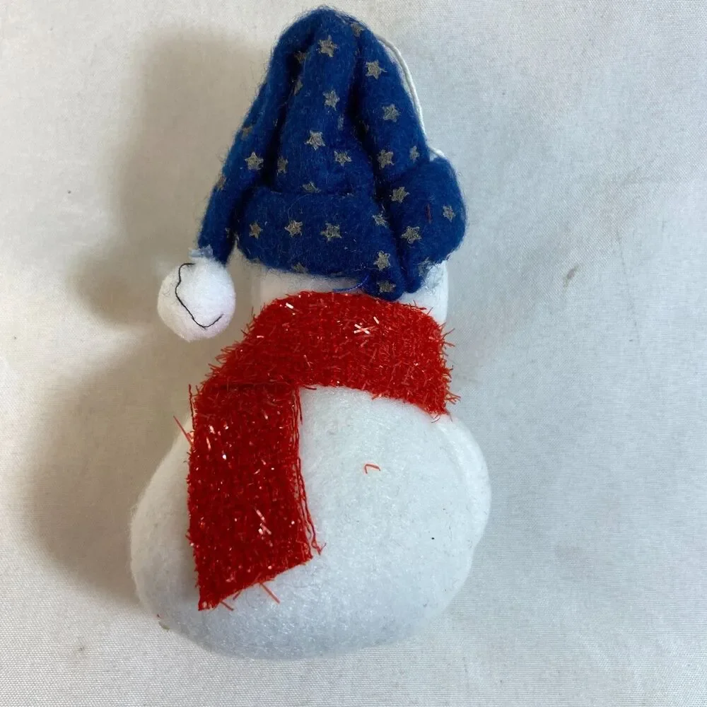 The Unbranded Brand snowman 2002